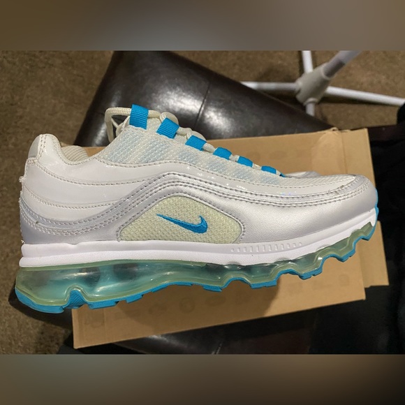 Nike Air Max 24-7 White Metallic Platinum Marina Blue Size 4.5Y - Picture 8 of 10
